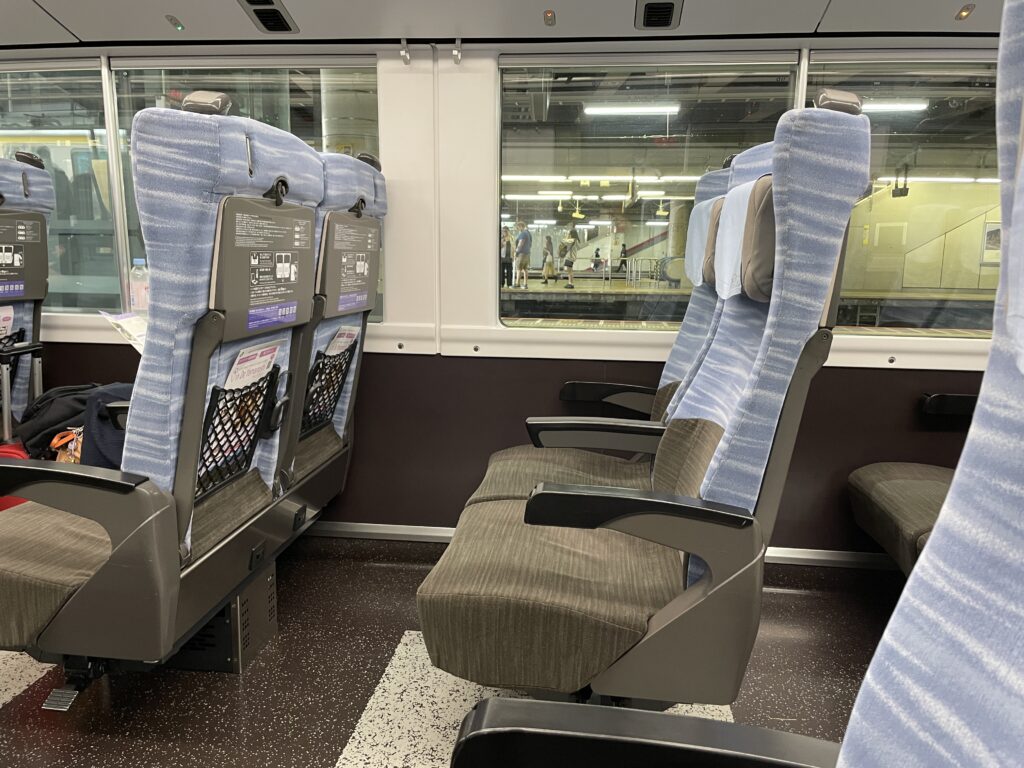 特急かいじ号車内